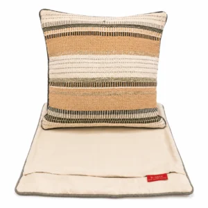 Handgemachter Kissenbezug Alva Beige Grau Schwarz von Elly Living mit schwarzem Rand und strukturierter Oberfläche