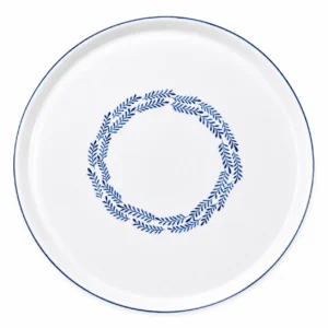 Handgefertigter Porzellanteller Kranz Weiß Blau von Elly Living mit blauem Kranzmotiv